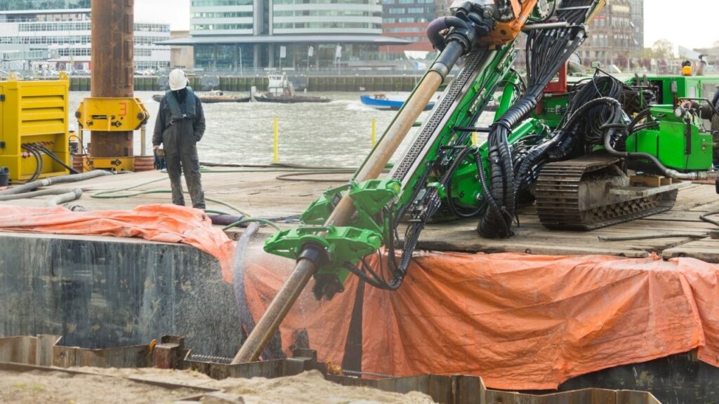 Różnice między przewiertem HDD a przeciskiem – którą technologię wybrać?